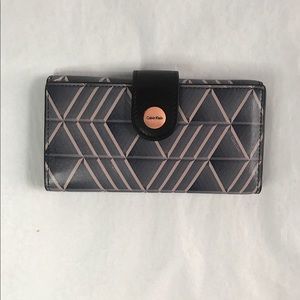 Pink Gradient Bi-Fold Wallet